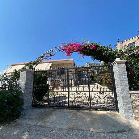 Apartment Angela Ксамил Екстериор снимка