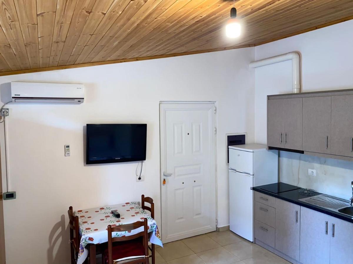 Apartment Angela Ксамил Екстериор снимка