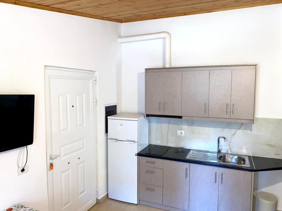 Apartment Angela Ксамил Екстериор снимка