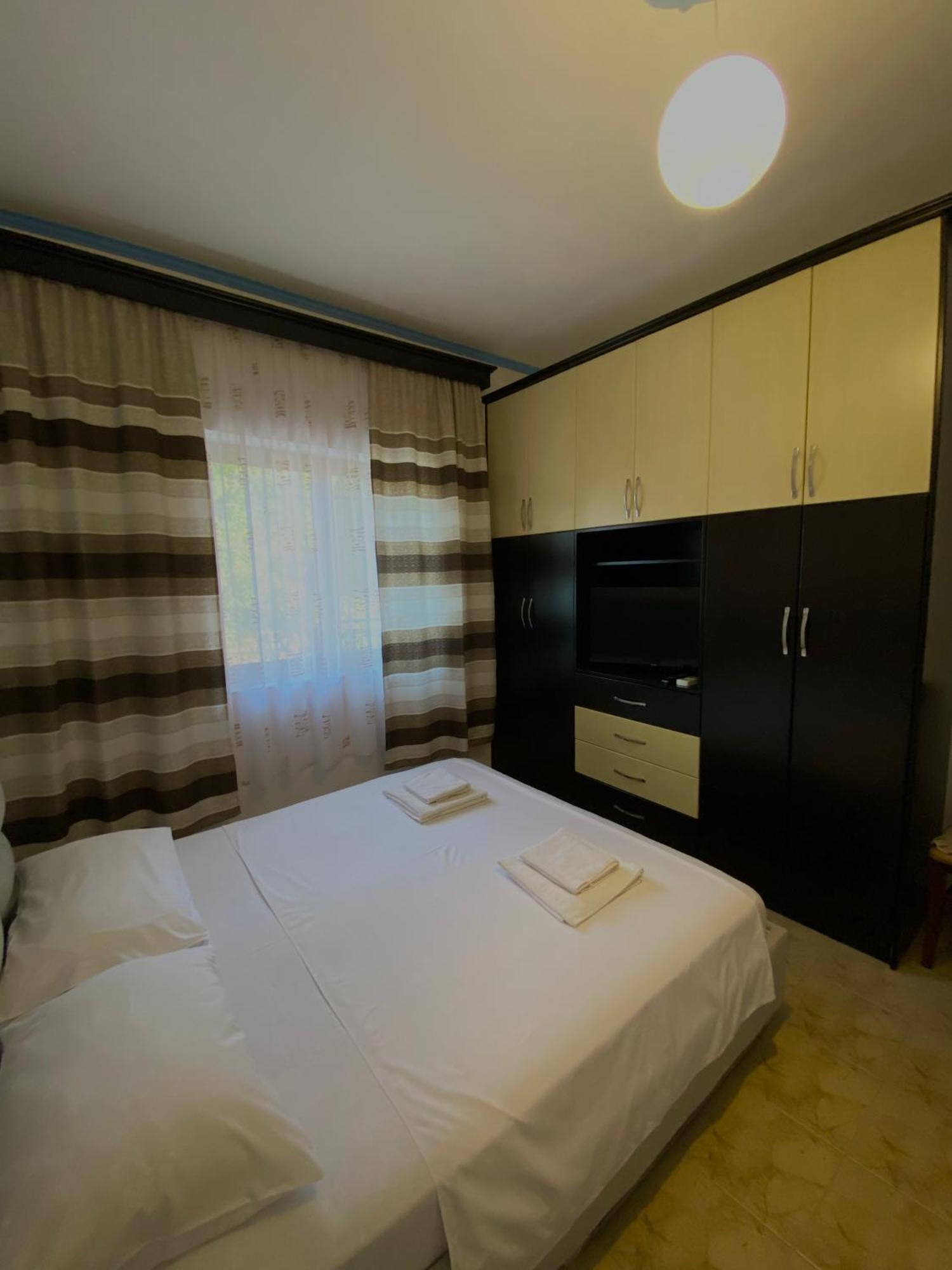 Apartment Angela Ксамил Екстериор снимка